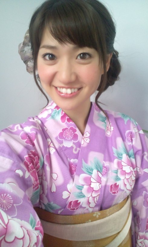 yuko oshima selfie in kimono